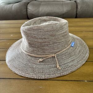 Wallaroo Hat Company Women's Victoria Fedora Sun Hat.